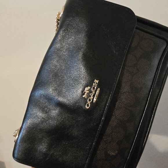 Elodie Crossbody Bag In Signature Canvas - Picture 5 of 6